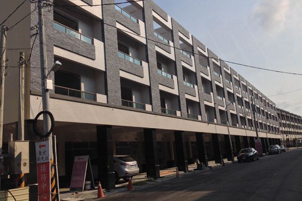 東方新天地35戶售中 高雄預售屋建案