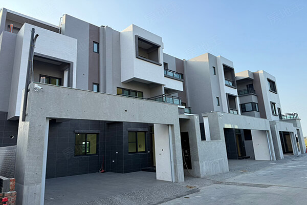 自售正3樓三車庫透天別墅